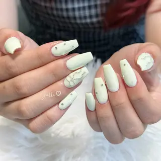 ネイル Julli NailStudioのネイルデザイン
