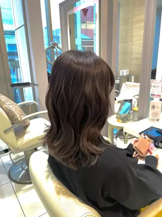 セミロング カラー Euphoria 銀座店所属・Euphoria 銀座 みおこのヘアスタイル