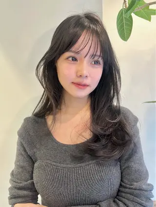 ロング レイヤー透明感カラー AIKAのヘアスタイル
