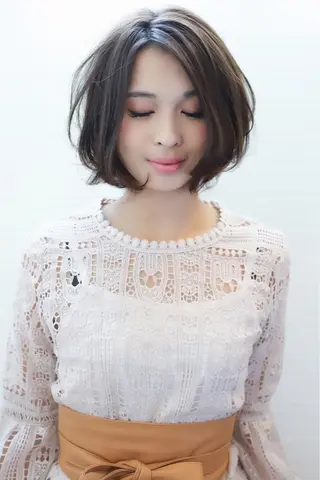 ショート カラー パーマ ヘアアレンジ ネイル マツエク・マツパ アイブロウ Chic シックのヘアスタイル