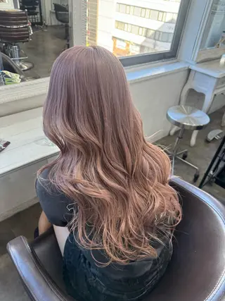 ロング SALOWIN札幌大通り所属・札幌ブリーチカラー/ ダブルカラー/ドイのヘアスタイル