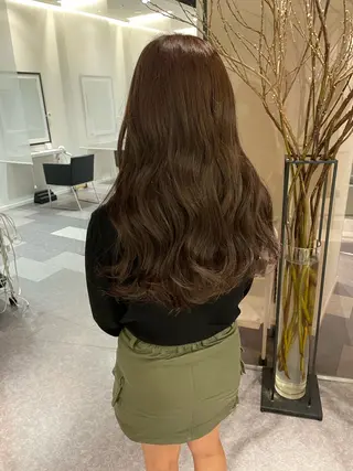 カラー 岡部 未咲希のヘアスタイル