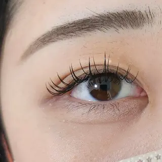 マツエク・マツパ 💜bora .のネイルデザイン