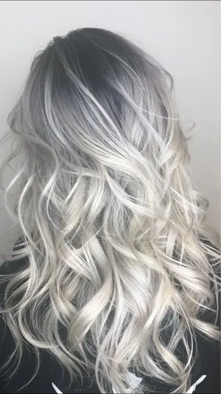 ミディアム カラー AMI Hair  supply所属・髪質改善カラー 韓国風レイヤーのヘアスタイル