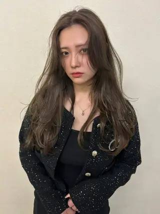 ロング 韓国/透明感 Veluaのヘアスタイル