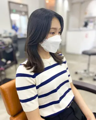 ミディアム カラー オリーブ/アッシュ やわらか透明感カラーのヘアスタイル