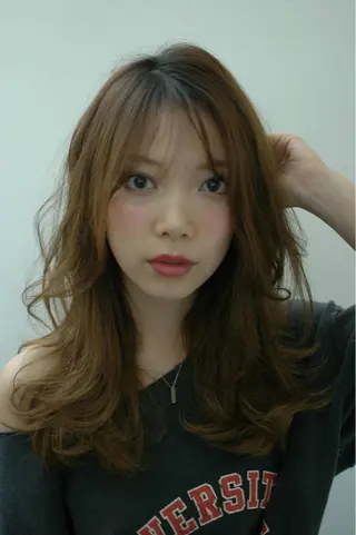 セミロング カラー CALMHAIR所属・CALMHAIR 五十實淳のヘアスタイル