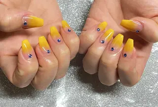 ネイル VIERU 🌈🎀💖のネイルデザイン