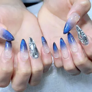 ネイル Queens テイのネイルデザイン