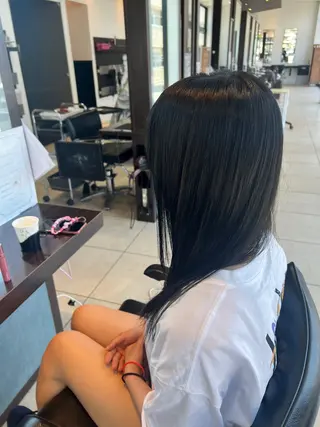 セミロング OPERA 赤塚のヘアスタイル