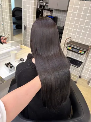 ロング 寒色＆ブリーチ特化 寒色MiOのヘアスタイル