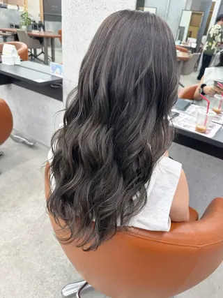 ロング カラー 💍透明感💍 上岡夕理香のヘアスタイル