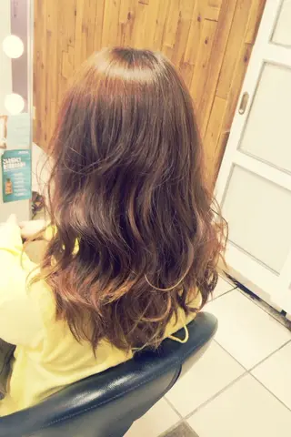 ロング にった みずきのヘアスタイル