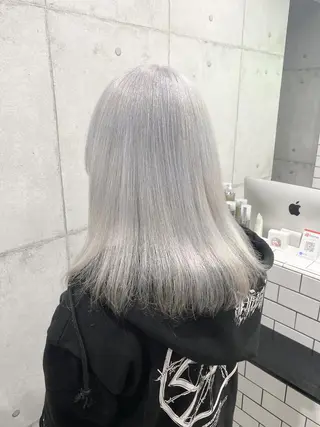 ミディアム カラー newi赤羽 HINATAのヘアスタイル