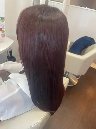 ロング カラー ラヴィールアーム所属・秋山 麗奈のヘアスタイル