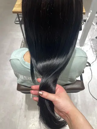 ロング カラー イヌマル アユ / Fier umedaのヘアスタイル