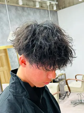 パーマ メンズ 井川　シャドウパーマ ニュアンスパーマのヘアスタイル