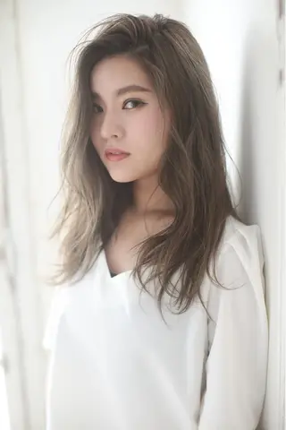 ミディアム カラー 髪質改善 カラー専門店のヘアスタイル