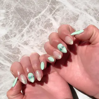 ネイル NEO Beauty Salon所属・𝐍𝐄𝐎 𝐉𝐔𝐑𝐈のネイルデザイン