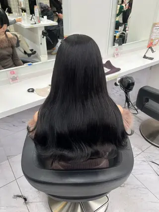 ロング 寒色＆ブリーチ特化 寒色MiOのヘアスタイル