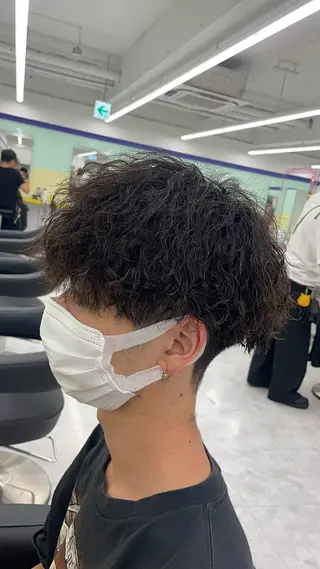 ショート パーマ ヘアアレンジ メンズ 艶カラー の達人のヘアスタイル