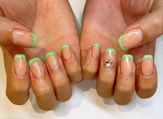 ネイル VIERU 🌈🎀💖のネイルデザイン