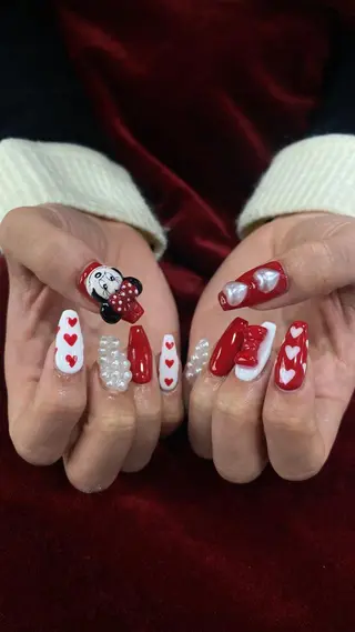 ネイル Shiori･:* 💫のネイルデザイン