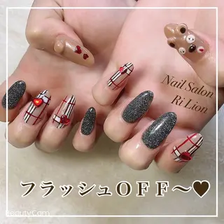 ネイル RiLion💗 Risa🦋💜のネイルデザイン
