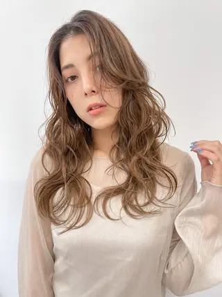 セミロング カラー ヘアアレンジ CheRiR【シェリール】所属・cherir髪質改善 パーソナルカラー診断のヘアスタイル