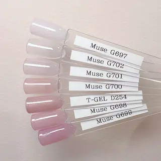 ネイル 𝐌𝐈𝐘𝐔 ￤para gelのネイルデザイン