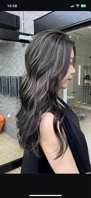 ロング カラー 表参道/ハイライト バレイヤージュのヘアスタイル