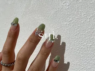 ネイル sui.nailsalon所属・yokozawa sakiのネイルデザイン