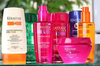 カラー Zina渋谷エリア マネージャShionのヘアスタイル