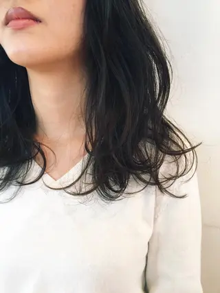 ミディアム カラー パーマ conne& ririのヘアスタイル