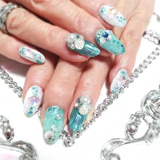 ネイル エステとネイル ローズコンフォートのネイルデザイン