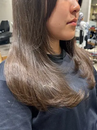 セミロング kiitos所属・透明感・脱赤味カラー ▫️雪野花のヘアスタイル