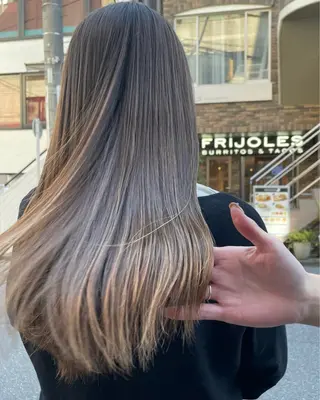 ロング muze所属・髪質改善/酸性ストレ ート/ブリーチ縮毛のヘアスタイル