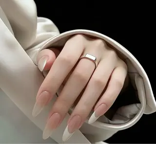 ネイル ETELUNA Nail 銀座店【パラジェル/フィルイン/チップスカルプ/マグネット/ニュアンス】所属・周 テイのネイルデザイン