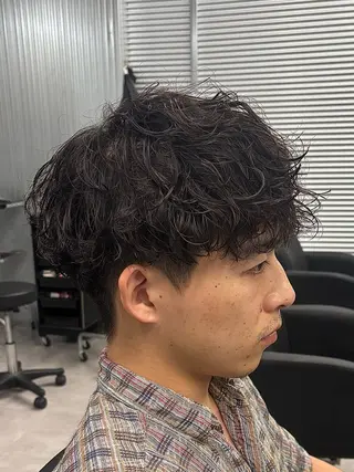 パーマ メンズ 波巻き/ツイスパ/ 短髪/鈴木俊也のヘアスタイル