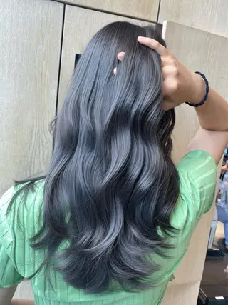 セミロング カラー 顔まわりの神様✨ 透明感カラー藤嶋秀幸のヘアスタイル