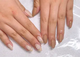 ネイル VIERU 🌈🎀💖のネイルデザイン