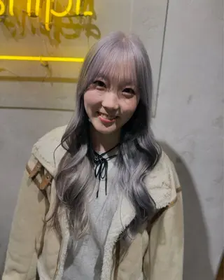 ロング kanta 梅田 韓国ハイトーンのヘアスタイル