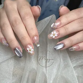 ネイル Maggie Nail🦩のネイルデザイン