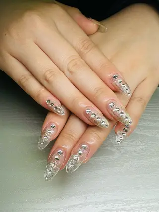 ネイル Moana所属・宮崎 美涼のネイルデザイン