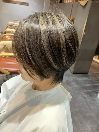 カラー 柴田 胡桃のヘアスタイル