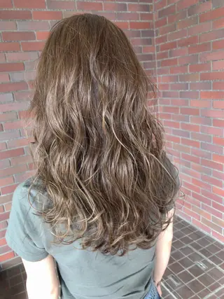 セミロング カラー レイヤーカット匠 イソザキノリユキのヘアスタイル