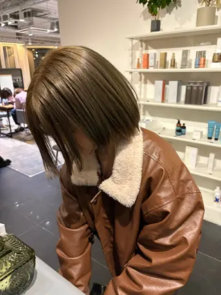 カラー アシスタント はりんのヘアスタイル