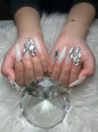 ネイル 井尻 紗菜のネイルデザイン