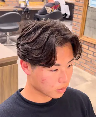 パーマ メンズ センターパート/フェ ザー🔥SHUYAのヘアスタイル