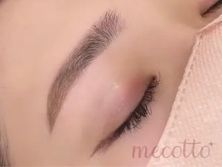 アイブロウ mecotto石坂 優里菜のマツエク・マツパデザイン